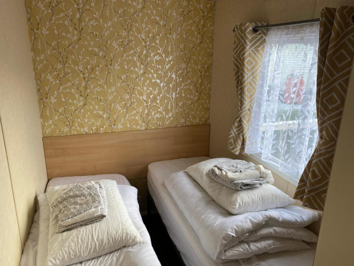 3 Bedroom 8 Berth Standard Basic Caravans With Hot Tub,Mountain Bikes Tattershall Exteriér fotografie