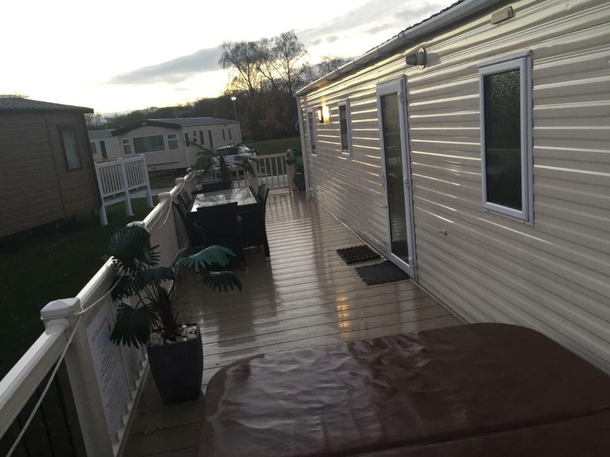 3 Bedroom 8 Berth Standard Basic Caravans With Hot Tub,Mountain Bikes Tattershall Exteriér fotografie